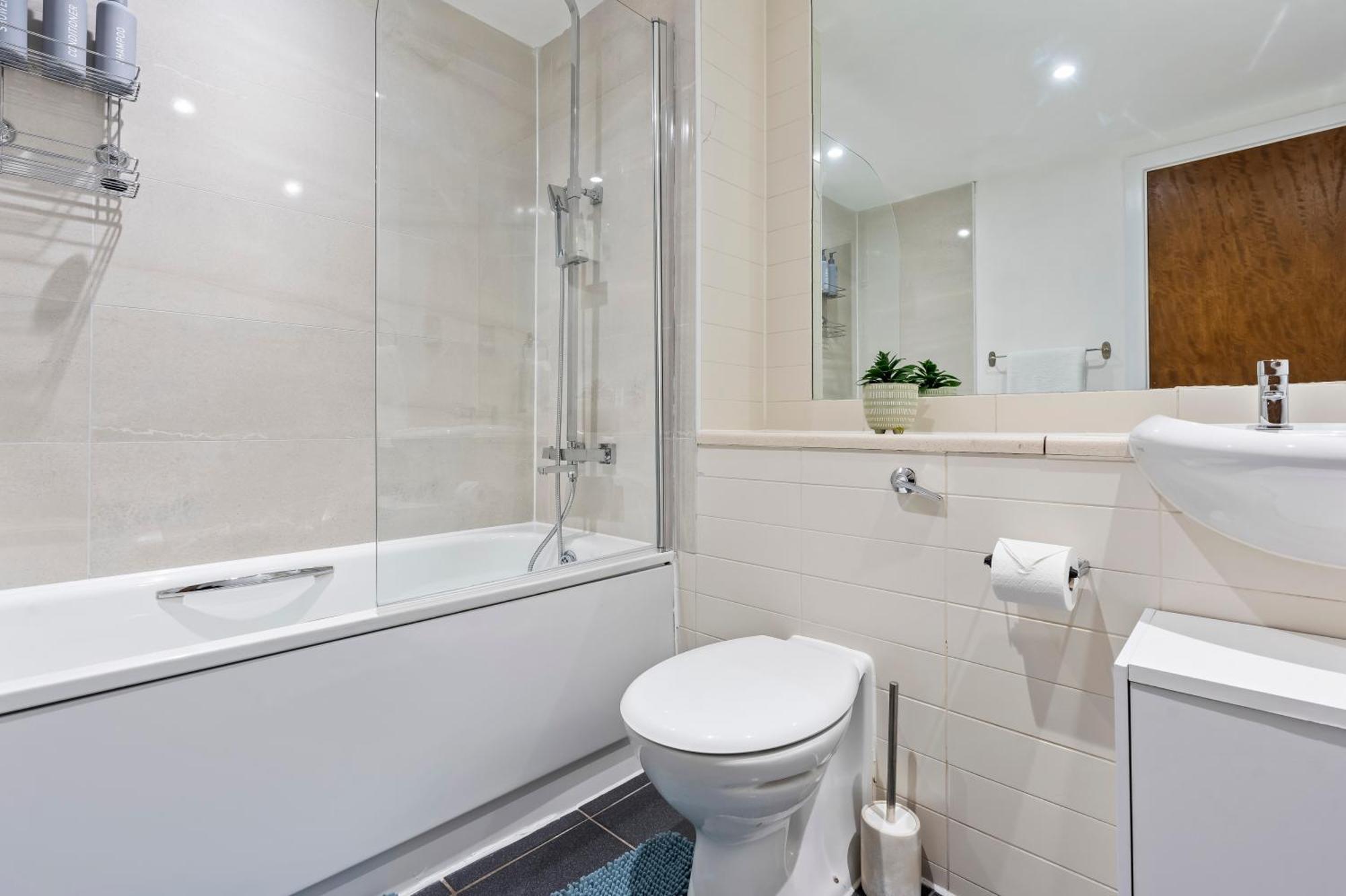 Centre 2br & Free Netflix Apartment